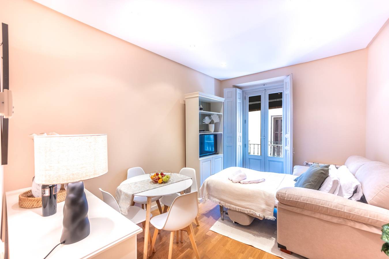 Entire apartment, M Ap. Hortaleza-Fuencarral in Centro (Madrid), Madrid