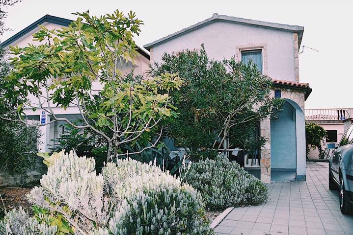 Dom dla 6 osób, z ogród w Vir