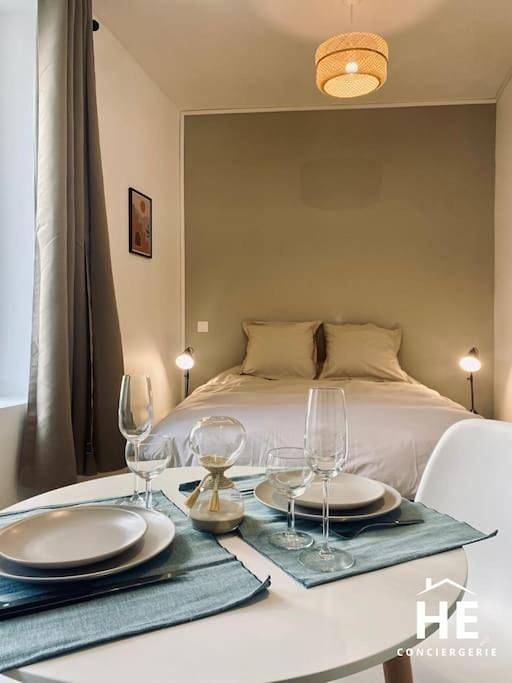 Appartement entier, Suite Dune - Escapade Romantique avec Jacuzzi Privé in Montargis, Région de Montargis