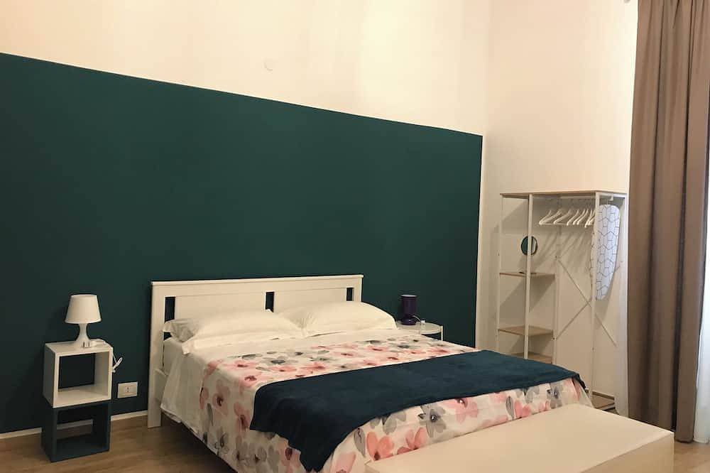 Family apartment located in the center of Taranto I strategic location. in Taranto, Gulf of Taranto