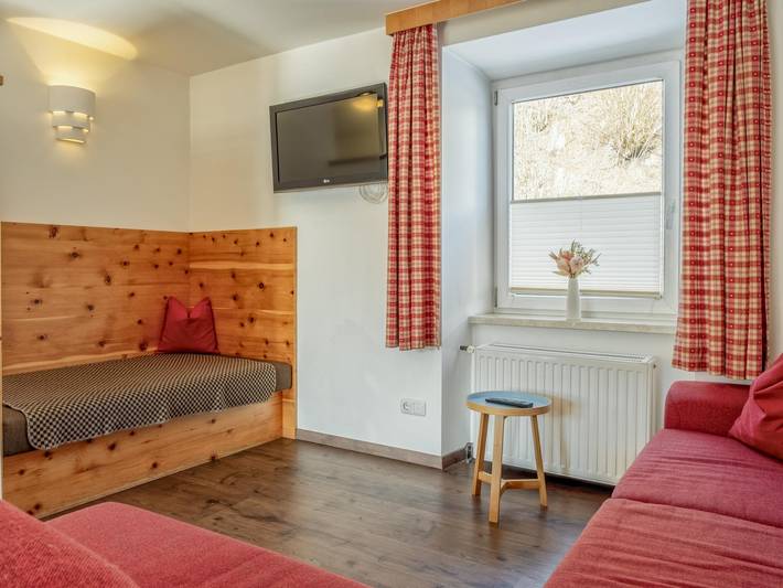Geheel appartement, Groot appartement op 200 m van de skibus in Loferer und Leoganger Steinberge, Fieberbrunn