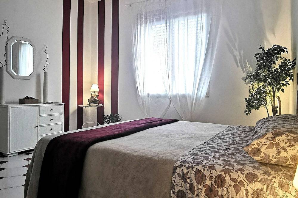 Villa con giardino e idromassaggio indipendente Arenella in Siracusa, Siracusa e dintorni