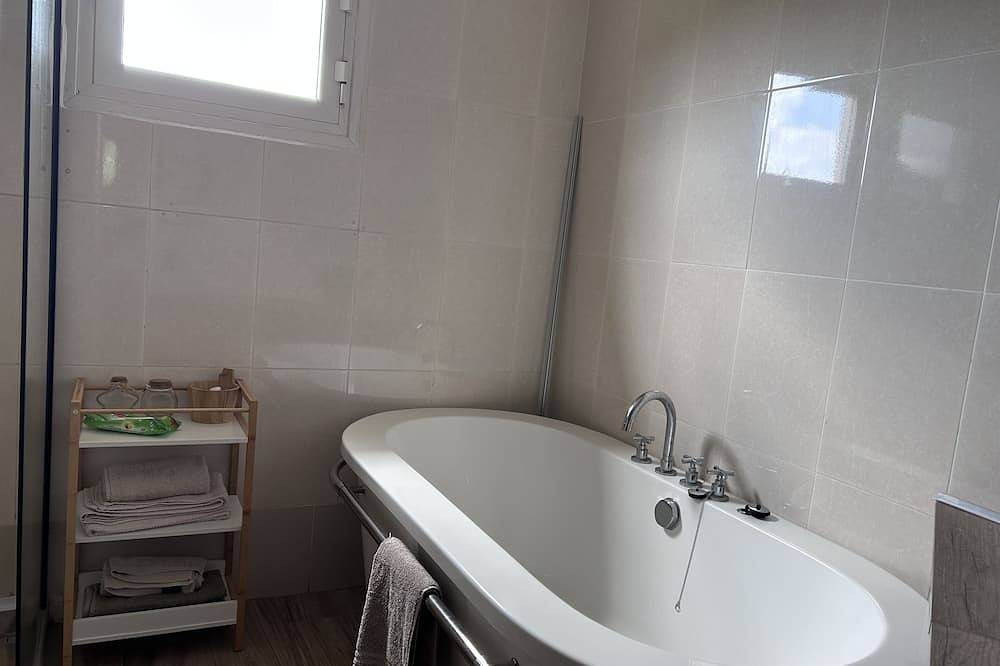 Geheel appartement, Modern apartment in the center of the island, 10 minutes from the beaches. in Ouangani, Mayotte