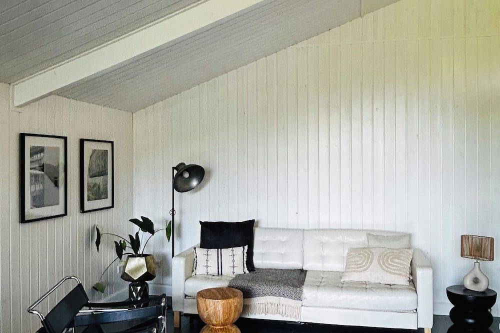 Peaceful apartment in  city farmhouse in Heiloo perfect for relaxing stay in Heiloo, Noord-Holland - Nordseeküste