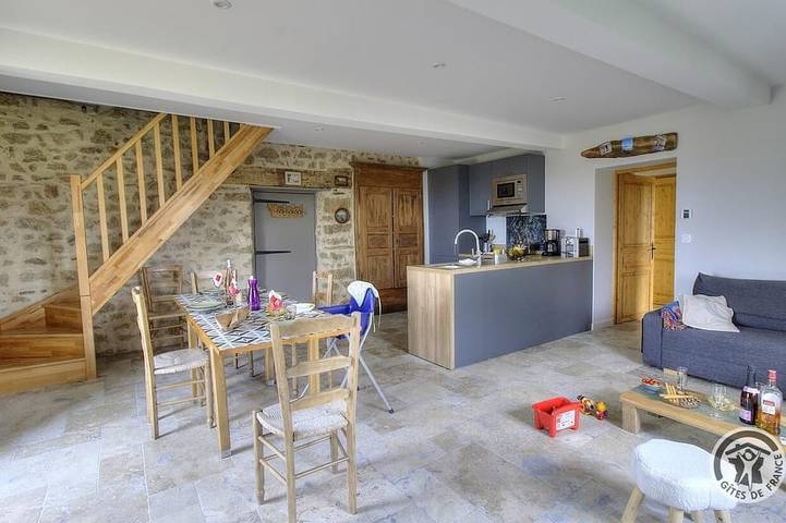 Maison de vacances pour 4 personnes, avec jardin à Thurins