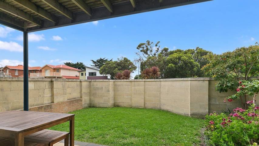 Holiday home for 6 people, with garden and balcony in Apollo Bay