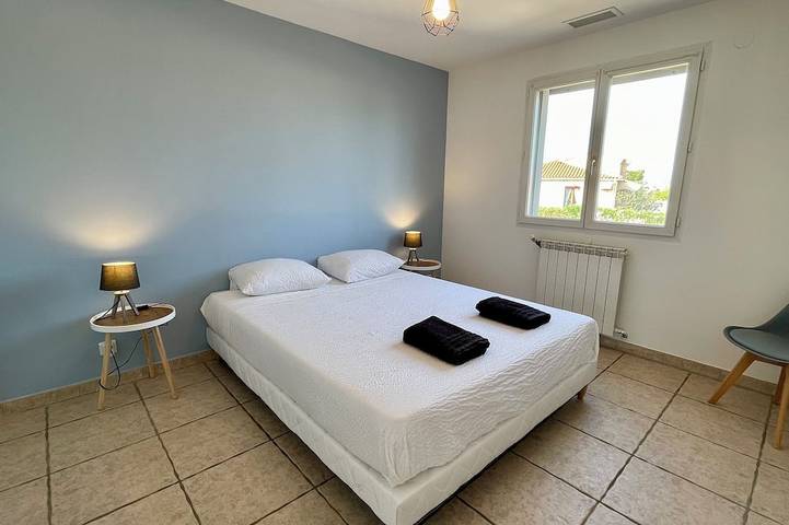 Location de vacances pour 8 personnes, avec jardin à Brouilla - 3