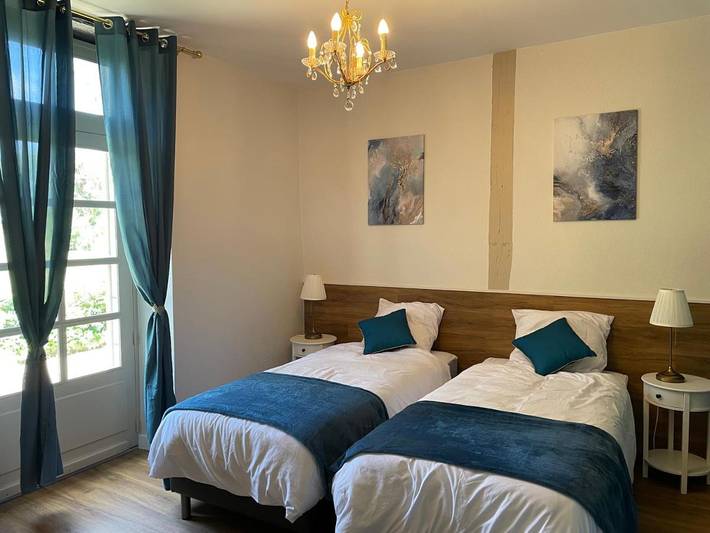 Location de vacances pour 15 personnes, avec jardin et vue dans La Chapelle-Montlinard