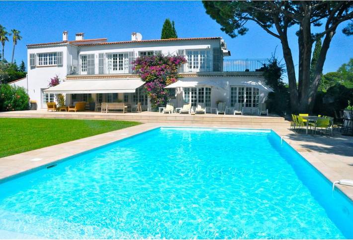 Villa for 14 people, with Garden and Pool in Antibes