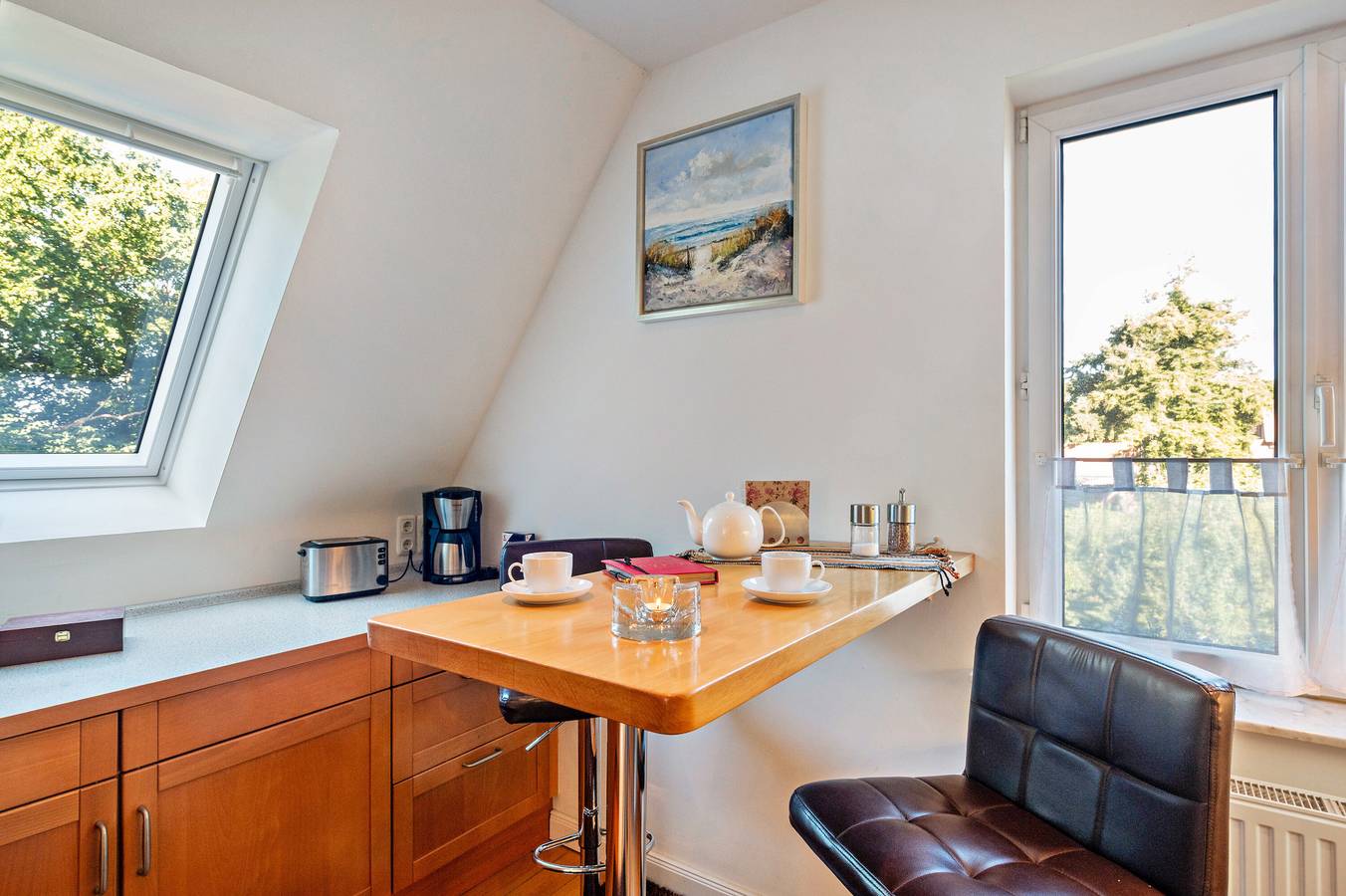 Ganze Wohnung, Ferienwohnung 'Sonnenhaus' mit Seeblick, Gemeinschaftsgarten und Wi-Fi in Schwerin, Schweriner See
