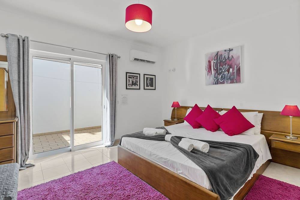 Spacious 3 Bed, 3 Bath Villa With Pool & Toddler Pool, in Beautiful Carvoeiro in Carvoeiro, Lagoa