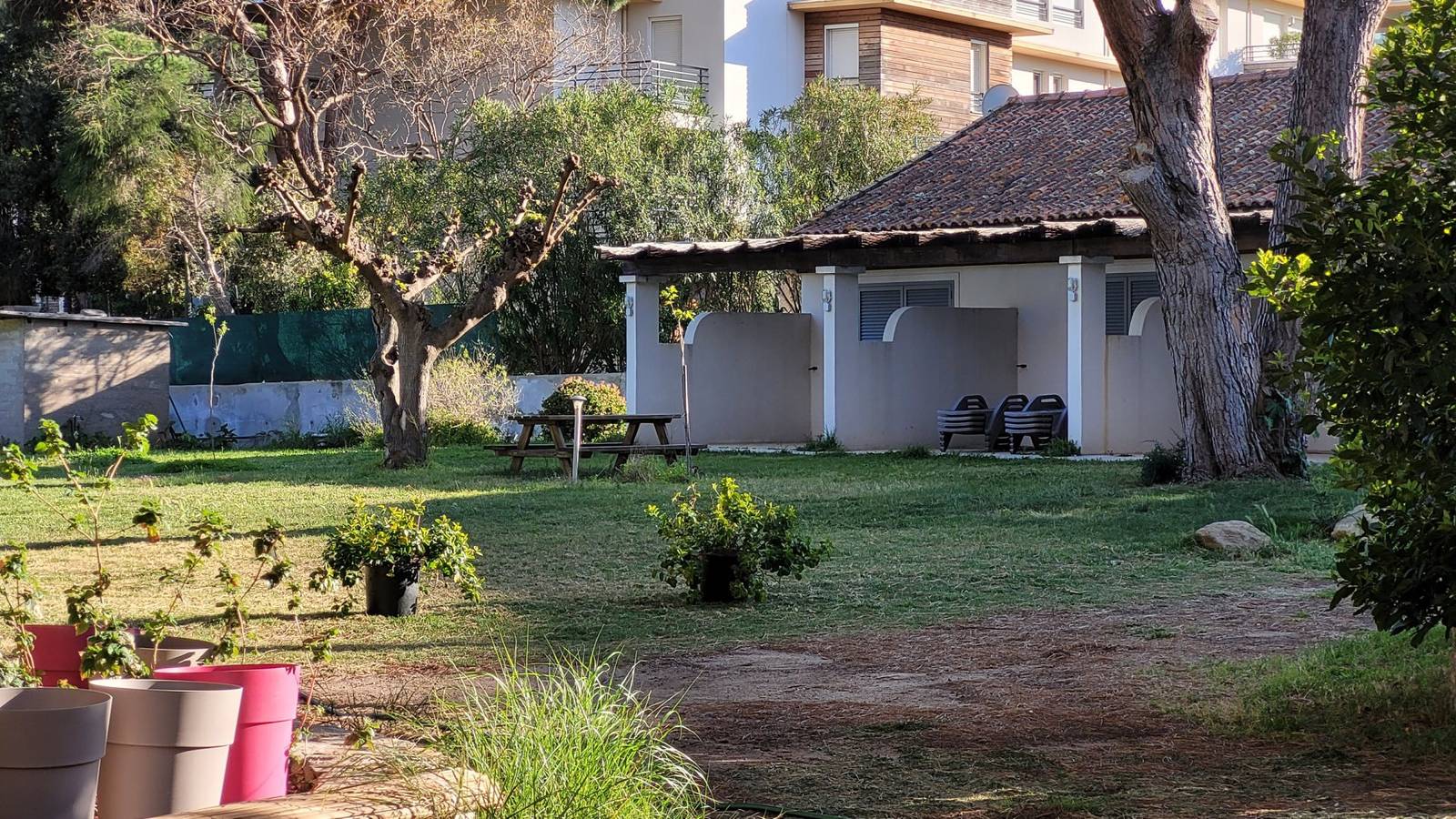 Studio entier, Studio Corse Calvi, grand jardin, proche de la plage in Calvi, Région de Calvi