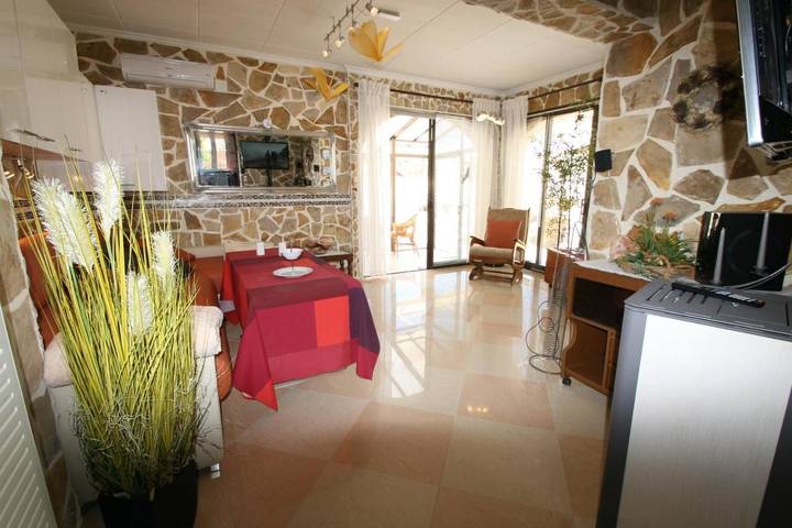 Chalet para 10 personas, con jardín además de piscina y vistas, Se admiten mascotas en Marina Alta - 4