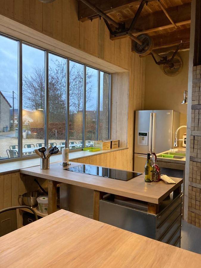 Location de vacances pour 15 personnes, avec jardin à Montigny-sur-l'Ain