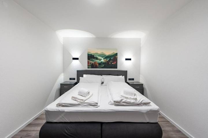 Ferienwohnung für 6 Personen, mit Balkon und Terrasse sowie Garten und Ausblick