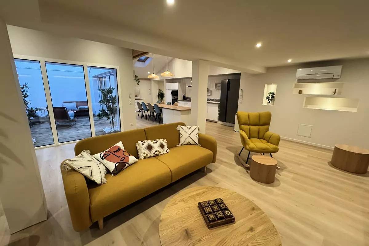 Entire apartment, Apartments for 8 Persons in Bayonne, Bayonne region