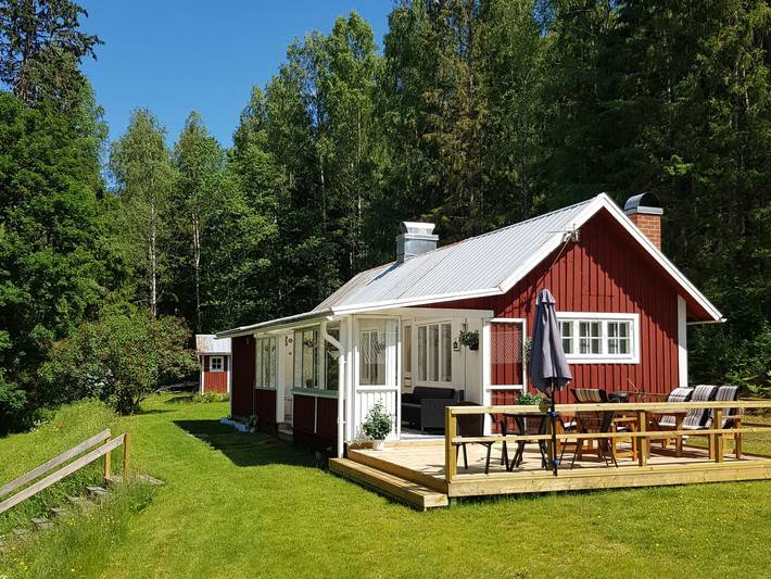 Ferienhaus für 6 Personen, mit Terrasse und Garten in Värmland