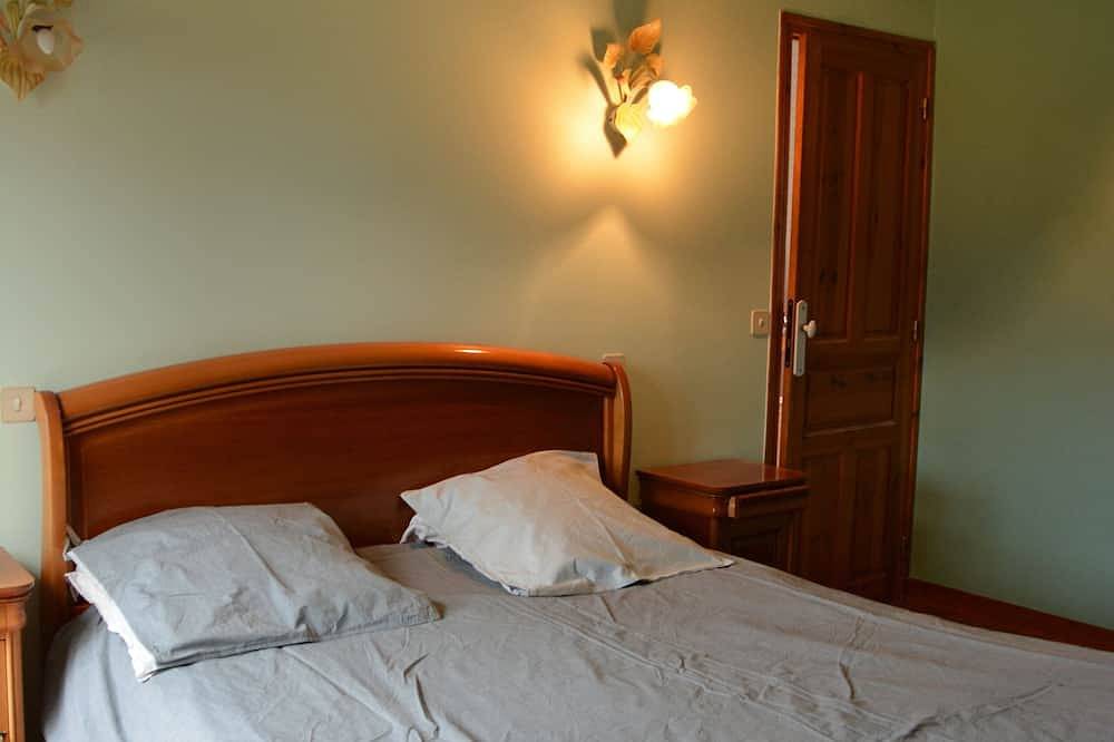 Summer season, near Perros Guirec and pink granite coast, house 6 people in Louannec, Pink Granite Coast