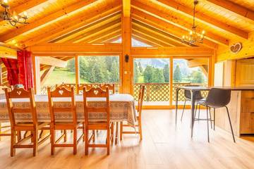 Gîte pour 8 personnes, avec balcon dans Lac des Confins