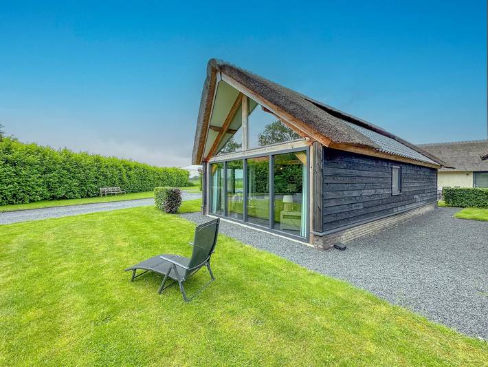Luxuriöses freistehendes Haus mit Reetdach in Alphen, Nordbrabant