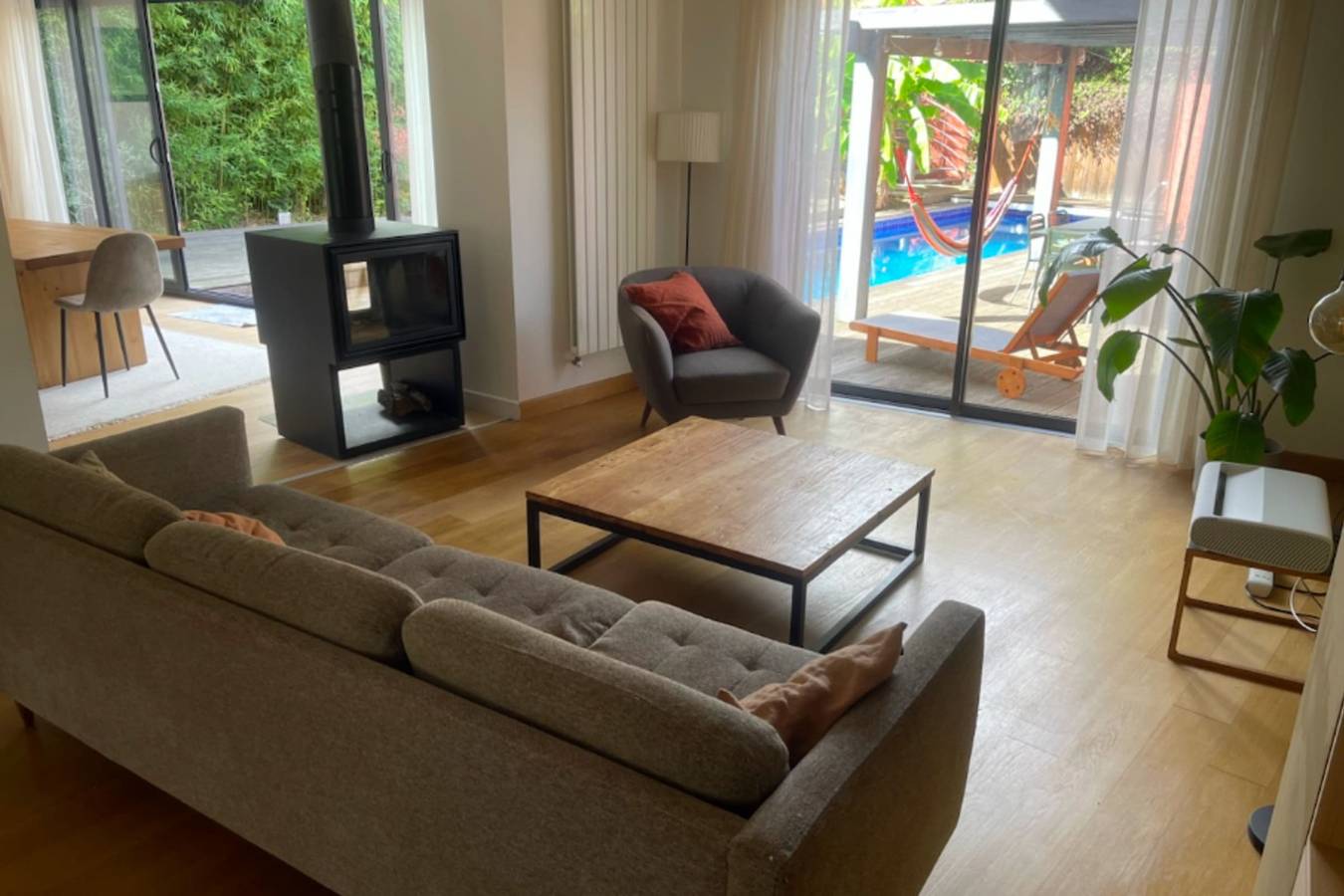 House with large private pool + independent studio in Toulouse, Haute-Garonne