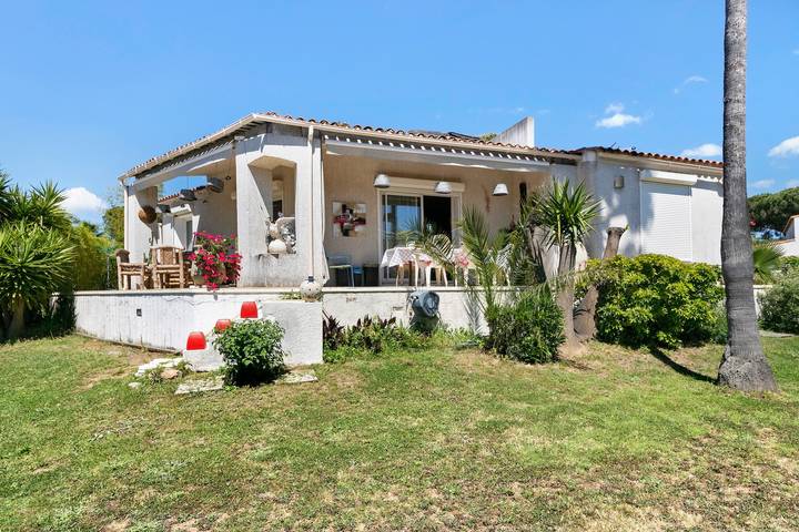 Vacation rental for 2 people, with Yard in Corsica