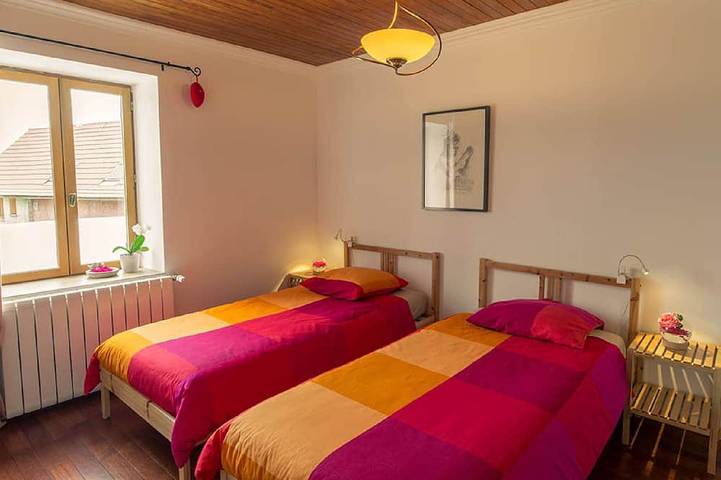 Location de vacances pour 12 personnes, avec piscine et jardin à Saint-Usuge - 3