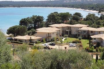 Gîte pour 8 personnes, avec terrasse dans Plage de Pinarello