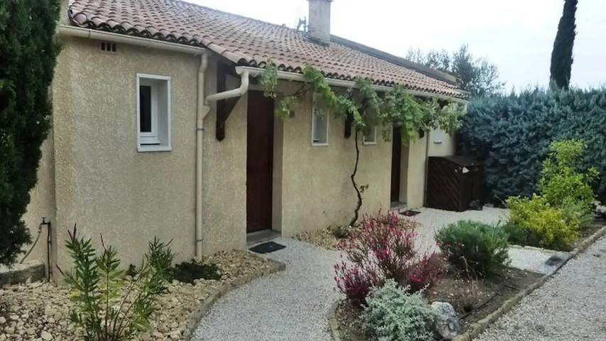 Gîte pour 7 personnes, avec Terrasse ainsi que Jardin et Piscine à Mollans-sur-Ouvèze