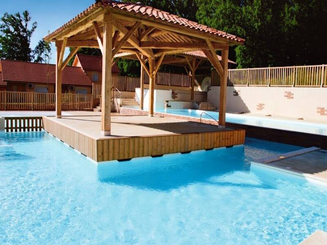 Entire apartment, Cottage in Alvignac with Spa and Pool in Alvignac, Causses du Quercy Regional Nature Park
