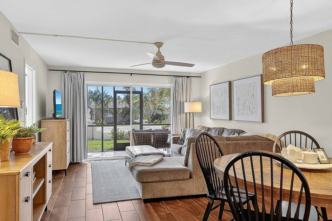 Ganze Wohnung, Coastal Paradise Condo Steps To Crescent Beach in Siesta Key, Sarasota County