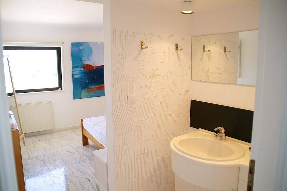 Villa mit Meerblick, sehr große Terrasse, 90 min vom Flughafen Athen, Strandnähe in Euböa