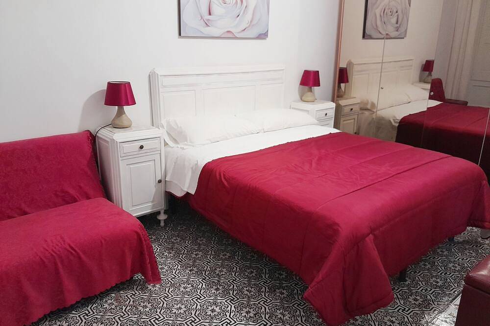 Apartamento entero, Casa Sebastian - with large seaview-terrace, only a few steps from the beach in Vietri sul Mare, Costa Amalfitana