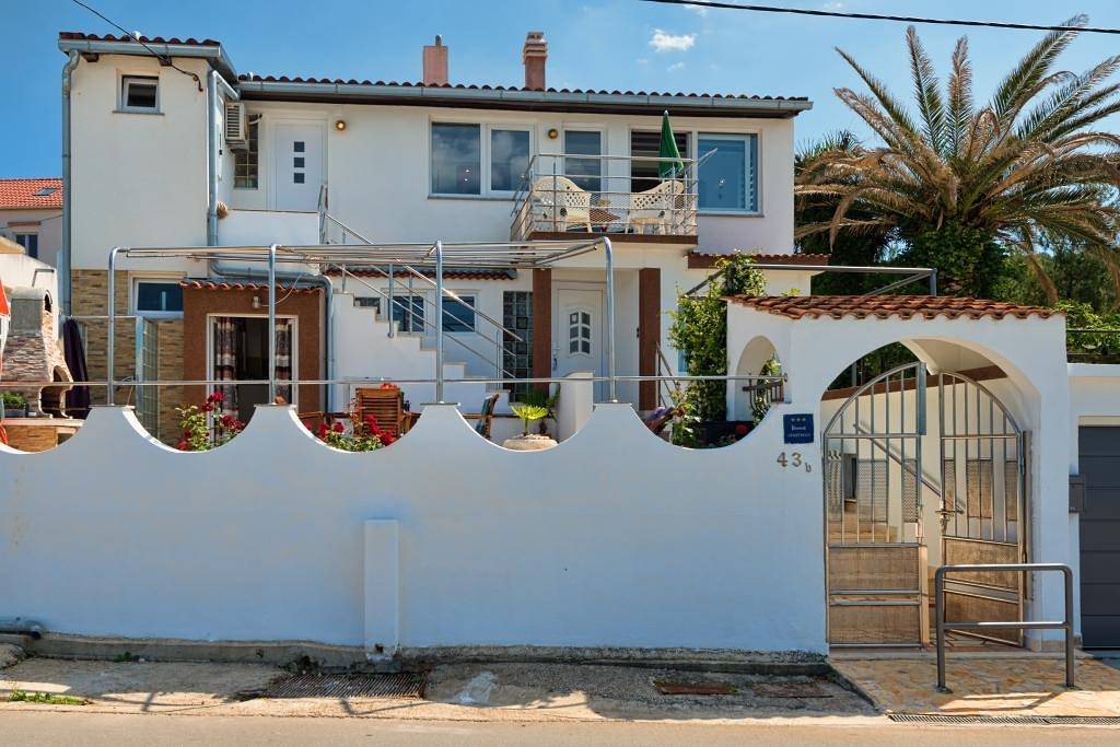 Ganze Wohnung, Ferienwohnung in Arbanija mit Meerblick, Terrasse, Klimaanlage, W-Lan (5138-2) in Arbanija, Ciovo