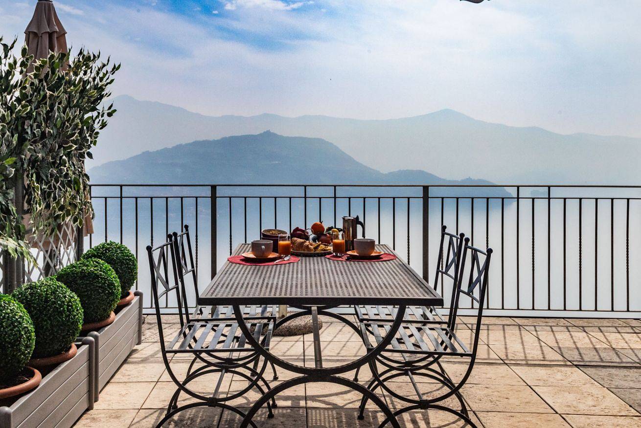 Apartamento entero, Dante - with spacious balcony and Lake view in Spiglia, Municipio de Parzanica