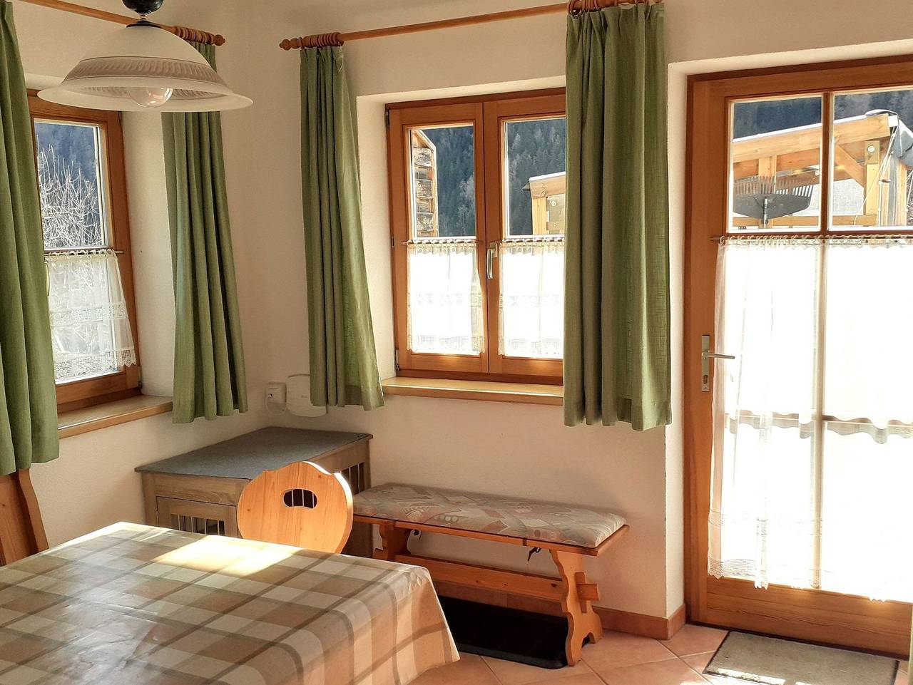 Ganze Ferienwohnung, Abseits  -  Urlaub mit Hund - Ferienwohnung Abseits in Pfunds, Tiroler Oberland