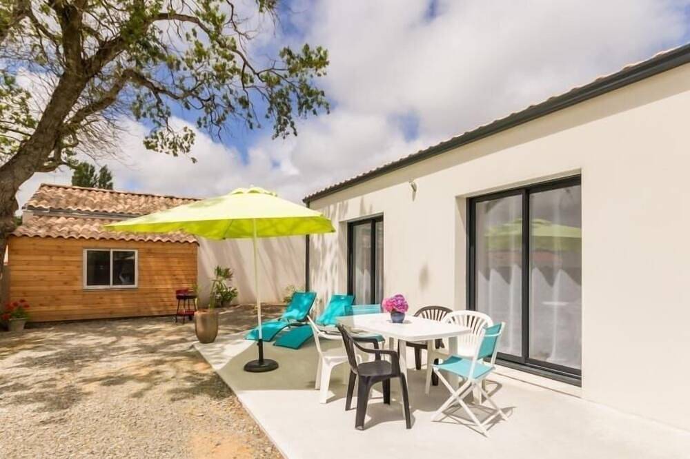 Cottage for 4 People in Chaumes-en-Retz, Saint-Nazaire region