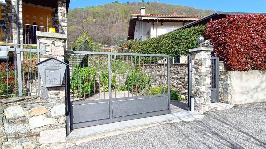 Location de vacances pour 3 personnes, avec jardin et piscine à Brovello-Carpugnino - 3