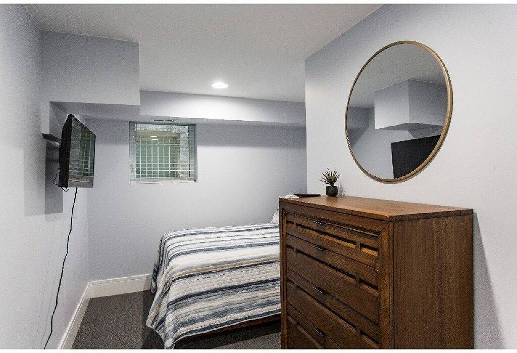 Ganze Wohnung, Geräumige Bronzeville Brownstone Gdn Ebene in der Nähe von Downtown & University of Chicago in Chicago, Cook County