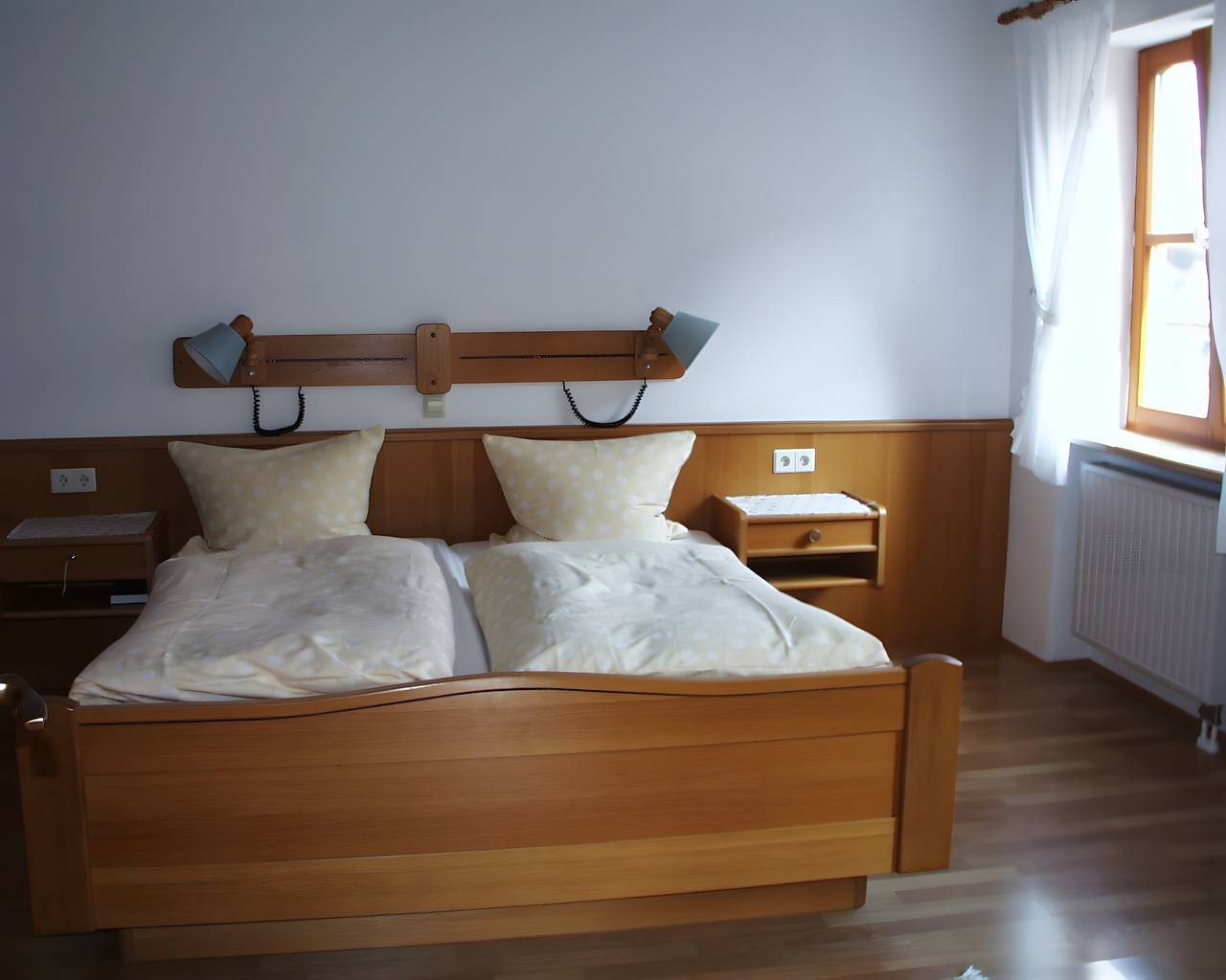Ganze Wohnung, Ferienwohnung '2' mit Gemeinschaftsgarten, Balkon und Wi-Fi in Wasserburg (Bodensee), Bayerisch Schwaben