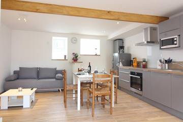 Gîte pour 2 personnes, avec jardin à Pouzac