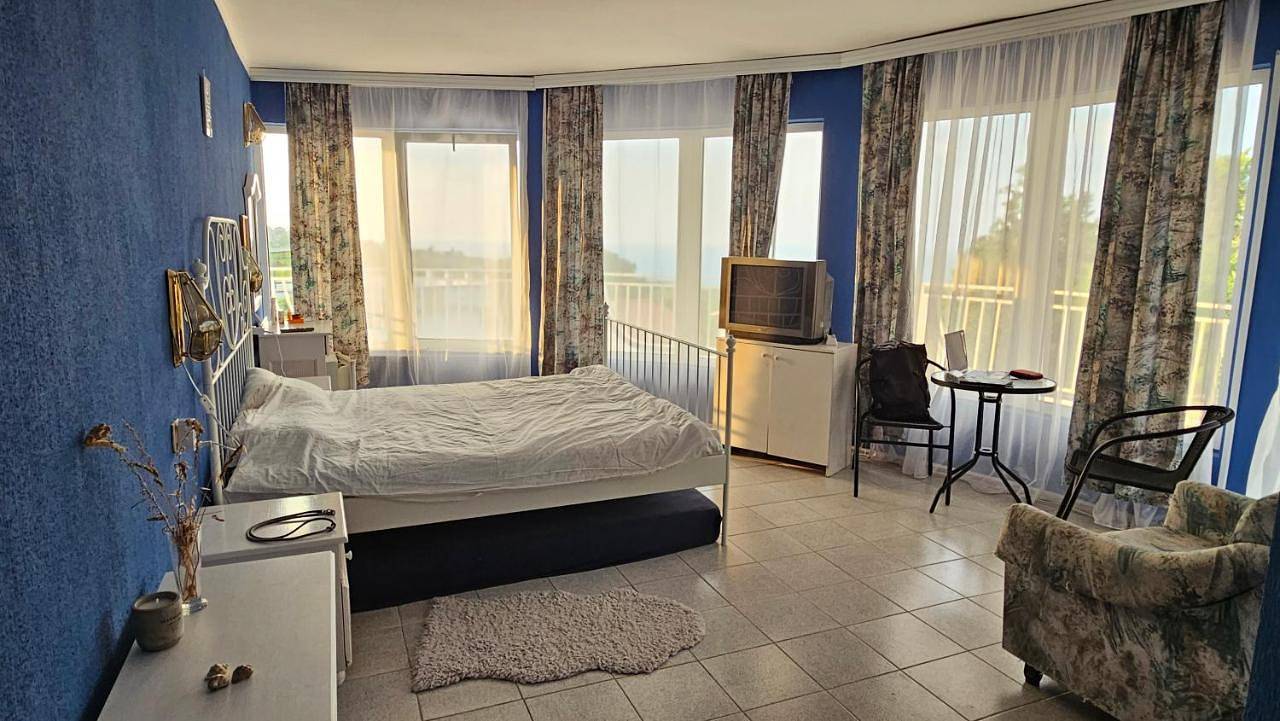 Large Double Room in Albena, Baltchik