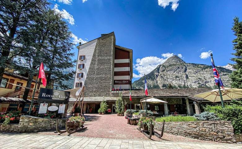 Hôtel pour 2 personnes, avec piscine et jacuzzi ainsi que jardin et sauna