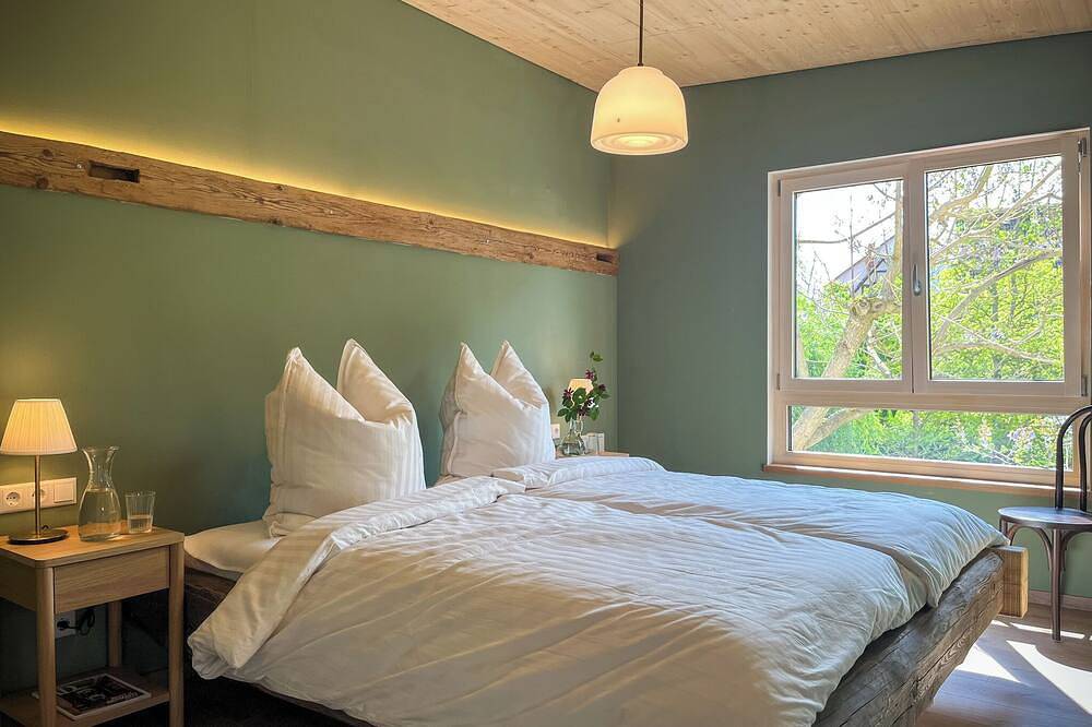 Design-Refugium Magnolie: Private Sauna, Panoramafenster & Naturidylle in Hofheim in Unterfranken, Landkreis Haßberge