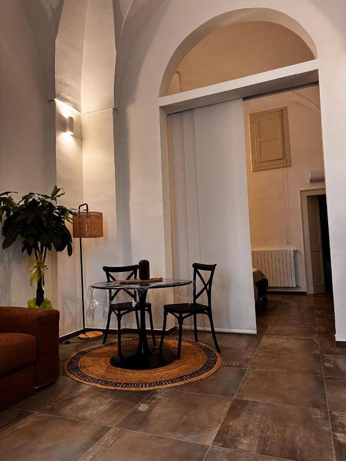 Ferienwohnung für 4 Personen, mit Terrasse und Whirlpool in Brindisi