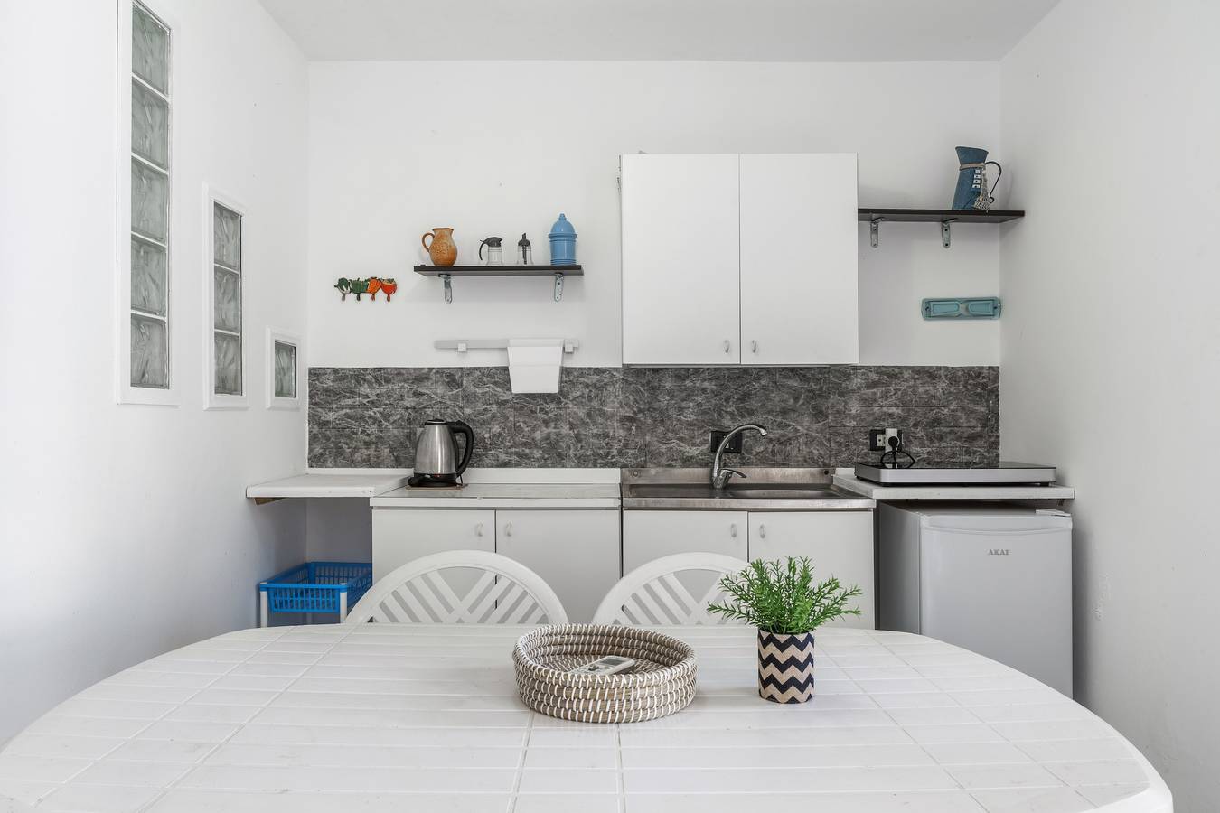Entire apartment, Apartment 'Syrios Suites No 2' with Sea View, Wi-Fi and Air Conditioning in Mirties, Kalymnos