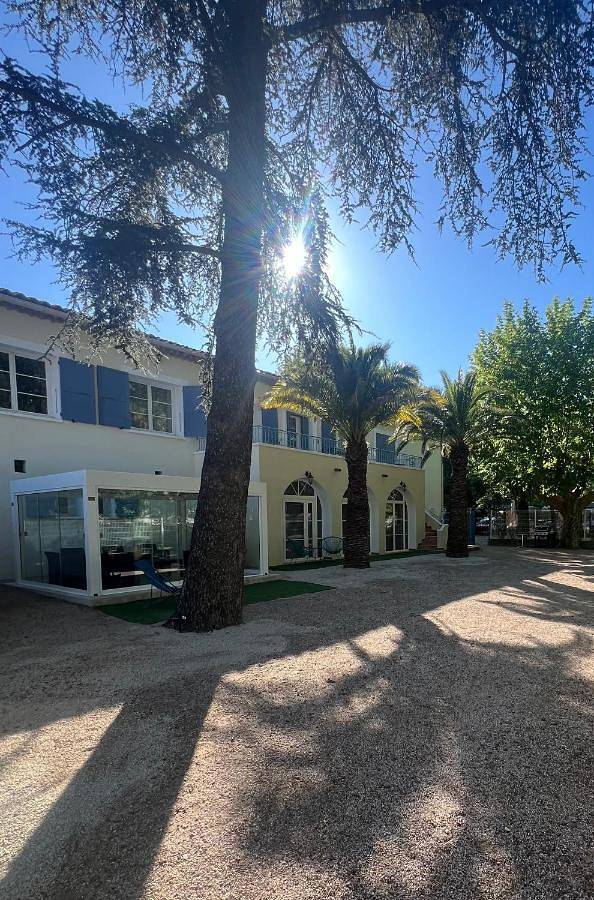Maison d’hôte pour 2 personnes, avec Balcon et Terrasse ainsi que Jardin et Vue