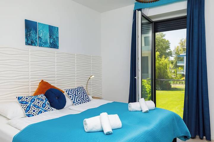 Ganze Wohnung, Luxury Lakefront Hideaway – Nature at Your Doorstep Blue4 Apartment-Balatonfűzfő in Balatonfűzfő, Plattensee nordufer