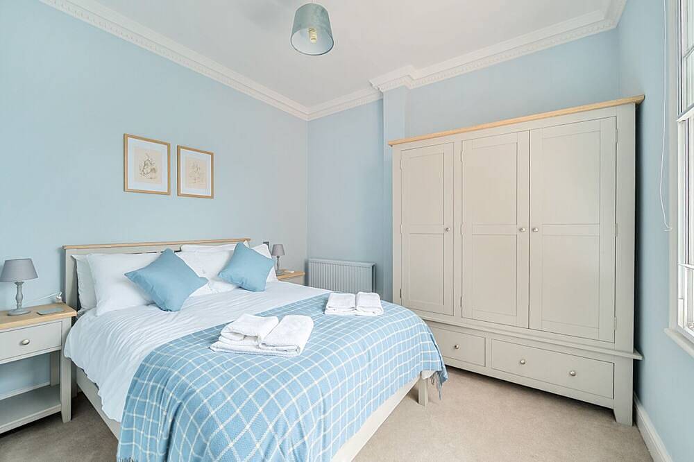 Elegant Central Guildford Home with Castle Views | Pass The Keys in Guildford, Surrey