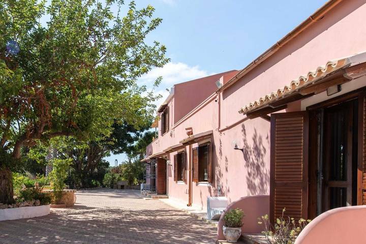 Villa per 10 persone, con panorama e giardino, con animali domestici a Marsala